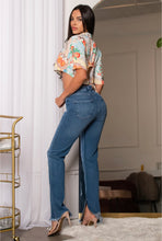 Load image into Gallery viewer, Magdalena Jeans