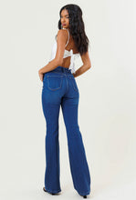 Load image into Gallery viewer, Janette High Waisted Classic Boot Jeans