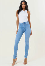 Load image into Gallery viewer, Trini Jeans