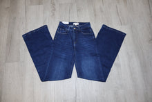 Load image into Gallery viewer, Ameliea Jeans