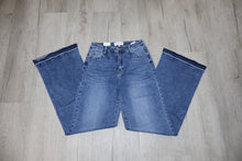 Load image into Gallery viewer, Genevive Jeans