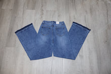 Load image into Gallery viewer, Genevive Jeans