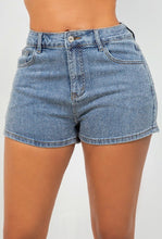 Load image into Gallery viewer, Ashlyn Shorts
