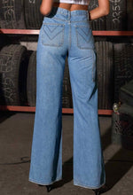 Load image into Gallery viewer, Orlanda Jeans