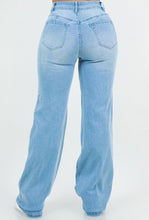 Load image into Gallery viewer, Evelia Jeans