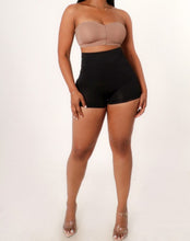 Load image into Gallery viewer, Brittany Shorts